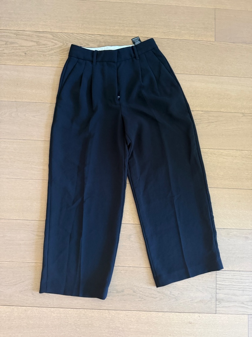 Wilfred black effortless crop Crepette. Size 2 - Picture 5 of 8